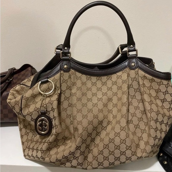 Gucci bag - Picture 1 of 13